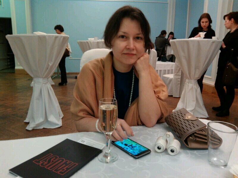 Shaarnia's profile picture. 