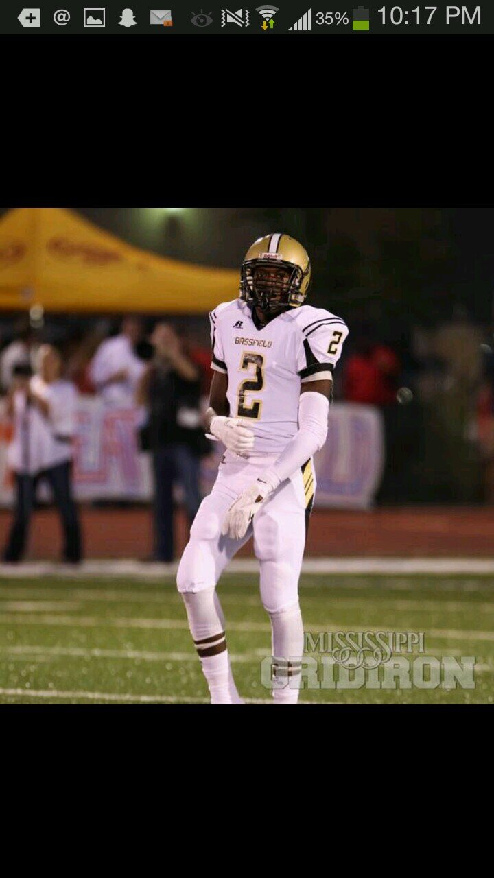 Hey my name is Jamal Peters I'm from bassfied ms and rank #2 in the state of ms class of 2015 and rank #3 in the nation in my position ! I play SS/Wr