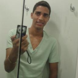 LETRAS, AO LETRAR, VIVO LENTRANDO SABENDO QUE VO LETRAR, ACORDO LETRANDO,,..POIS É A MINHA VIDA É SÓ LETRAR..