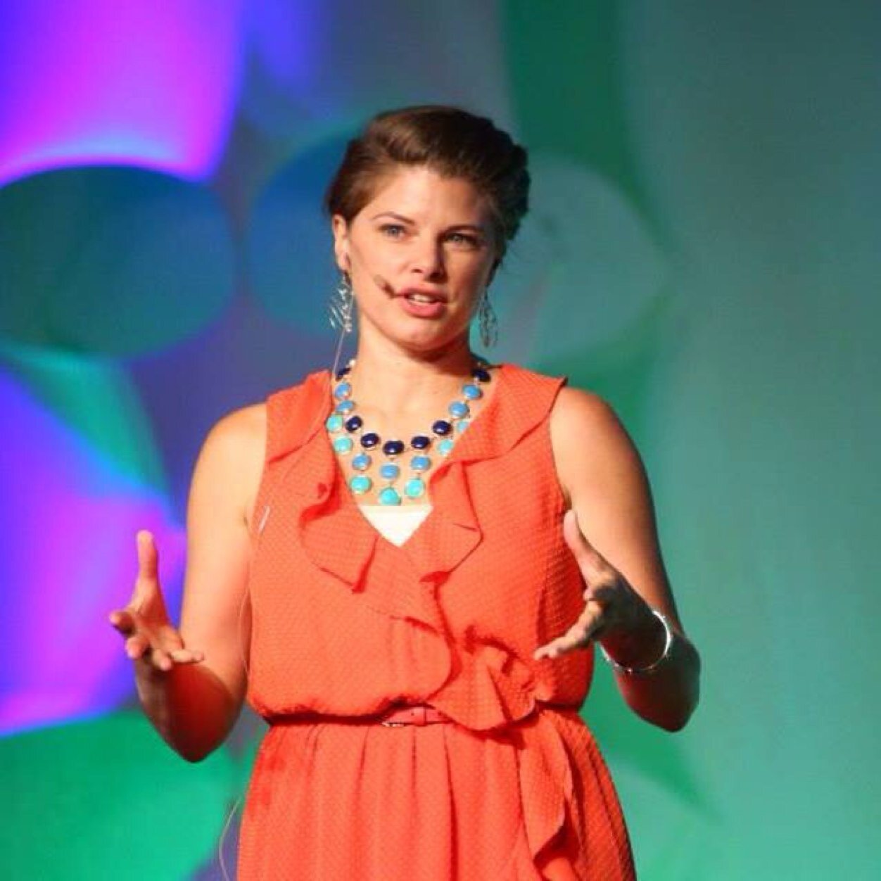 I assist people to connect to their innate love, vitality, gifts, purpose and passion through chiropractic, speaking, writing & the making of @alovebombmovie
