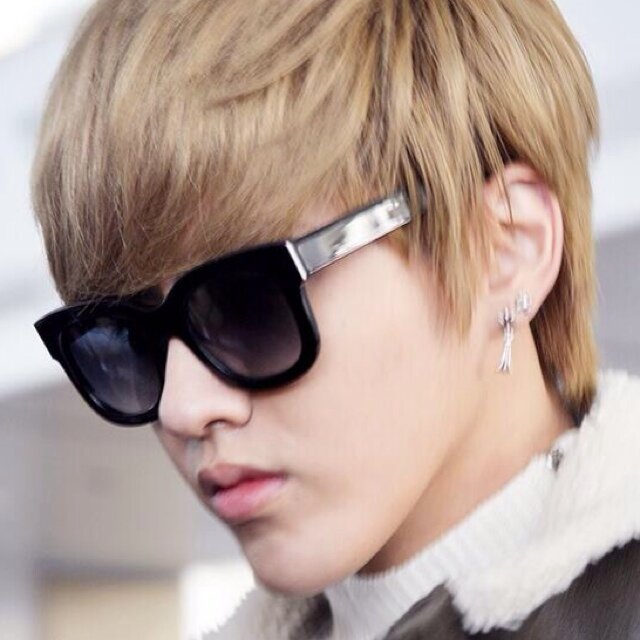 เ ป็ น แ ค่ บ อ ท ผู้ ช า ย ธ ร ร ม ด า ชื่ อ ค ริ ส