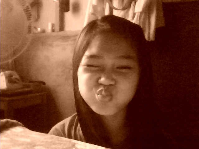 pink lover / music lover / stalker / loves epey herher / NBSB :)))