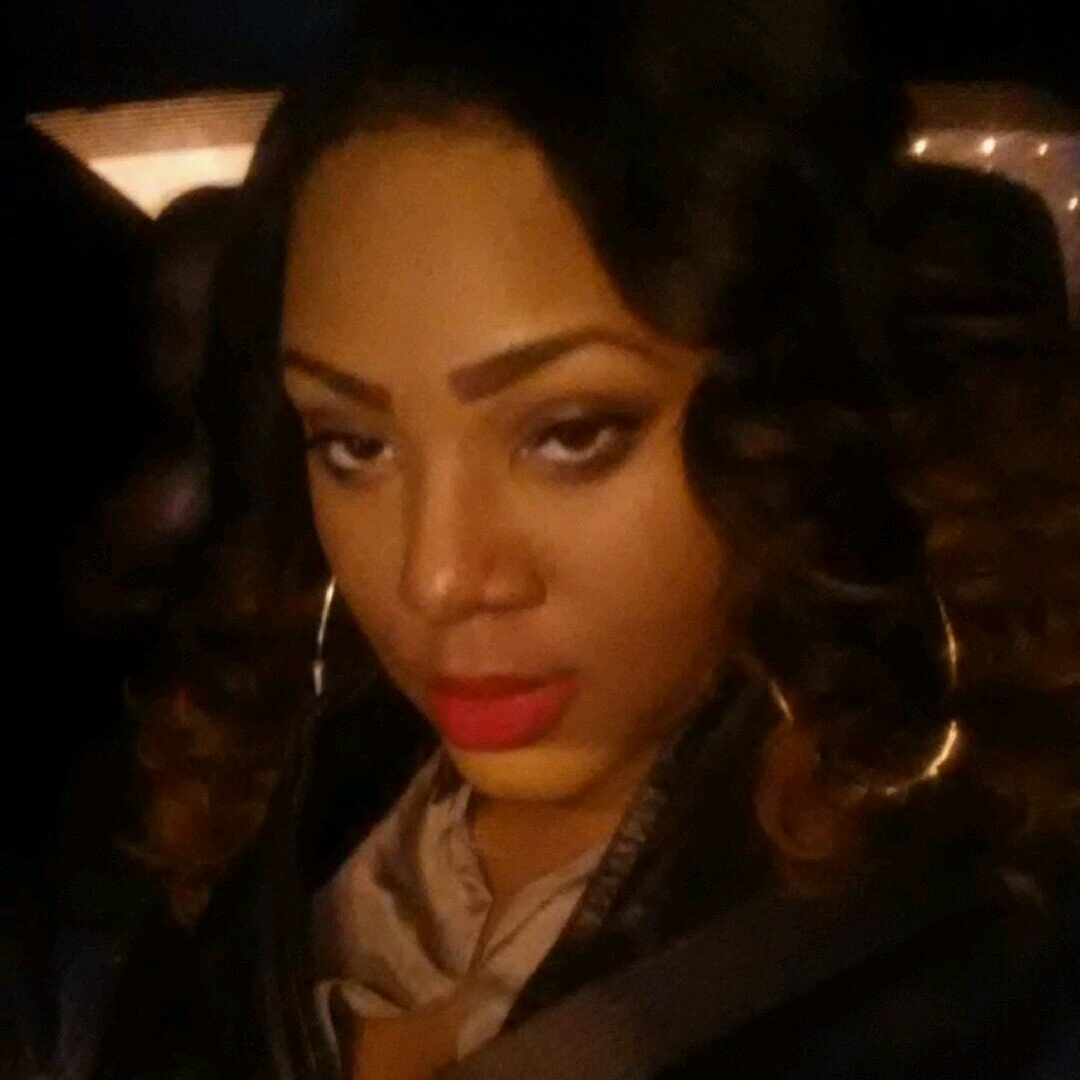 YOUNG,SMART,SILLY TALENTED COLLEGE STUDENT...I WAS PUT HERE TO CHANGE LIVES..#TEAMWSU ...9 BILIONNNNNNNNNN