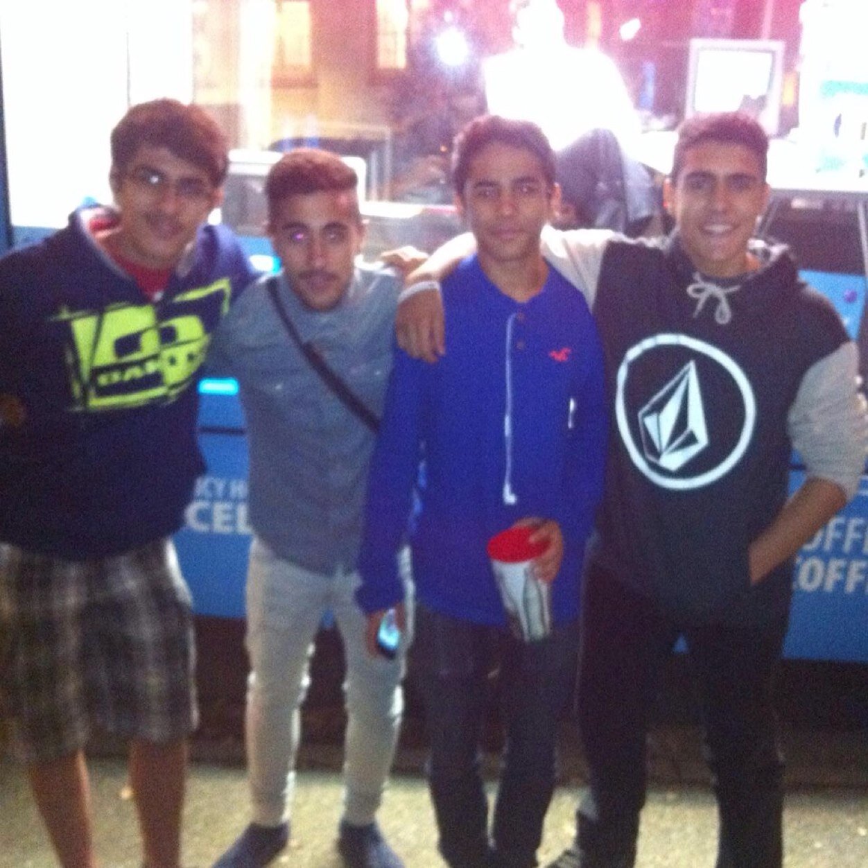 awesomperson12's profile picture. Hey- o