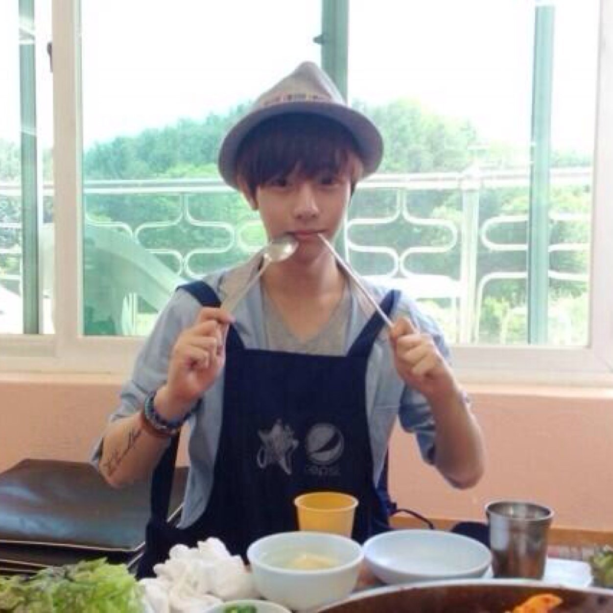 มายเนมอิส มอคค่า มาทำความรู้จักกูหน่อยสิ มอคค่าผู้ชายมุ้งมิ้ง |หมาบ้าขโมยหัวใจ @chobkhunlust | #Atype http://t.co/GsGpCHKHr3
