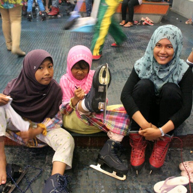 AzaskyIR's profile picture. Always trust and believe you Allah.. Jaga keluarga kami, jaga ayahummi kami :'')