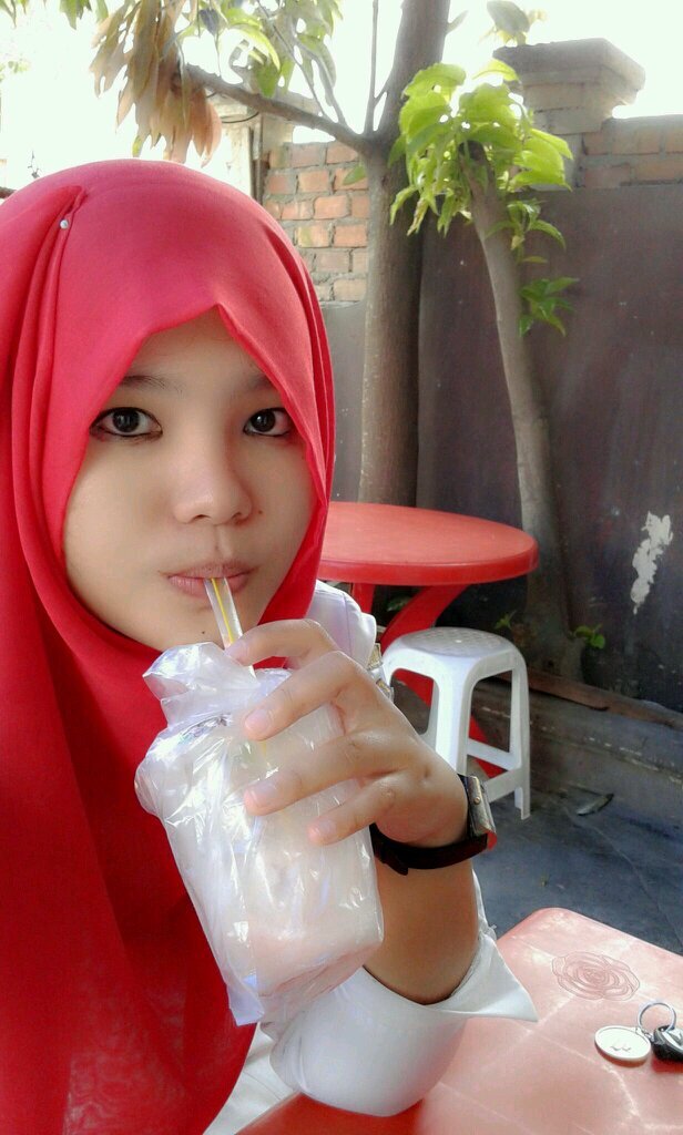 Rathyelvia's profile picture. 