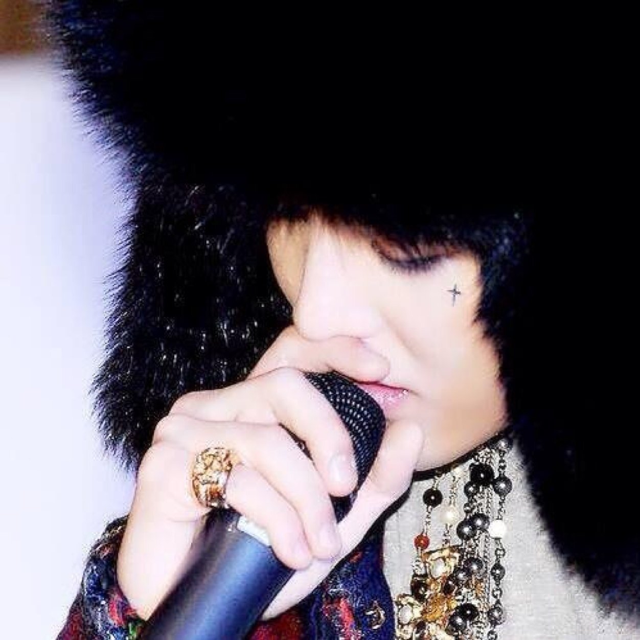 男だよ。びっぺんさんフォローしてください!!!BBしか興味ないので、他のk-pop分からんけどよろしくです(^^) 98(97)lineです!高2やで!