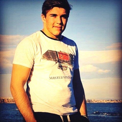 1.Soñador,2.Pensador,3.Simple. Tengo un sueño (M.L.K). fanático de los M&S y de la U.M. BJJ 4 LIFE. Without fight there are not life. Amando a @CristiRiqui ▀ ▄