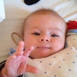 huge directioner xoxo. simple person, don't forget to follow my instagram http://t.co/tWXy5h2xUb