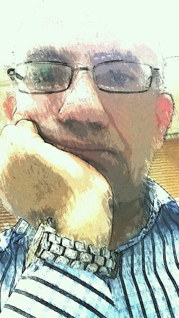 tarekmohsen22's profile picture. "والله ما فرطت يوماً في ود، ولا نكرت لأحد فضلاً ولا بدأت عداوةً ولا حتى نويت، ولكني عزيز النفس إن هان قلبي فارقت."