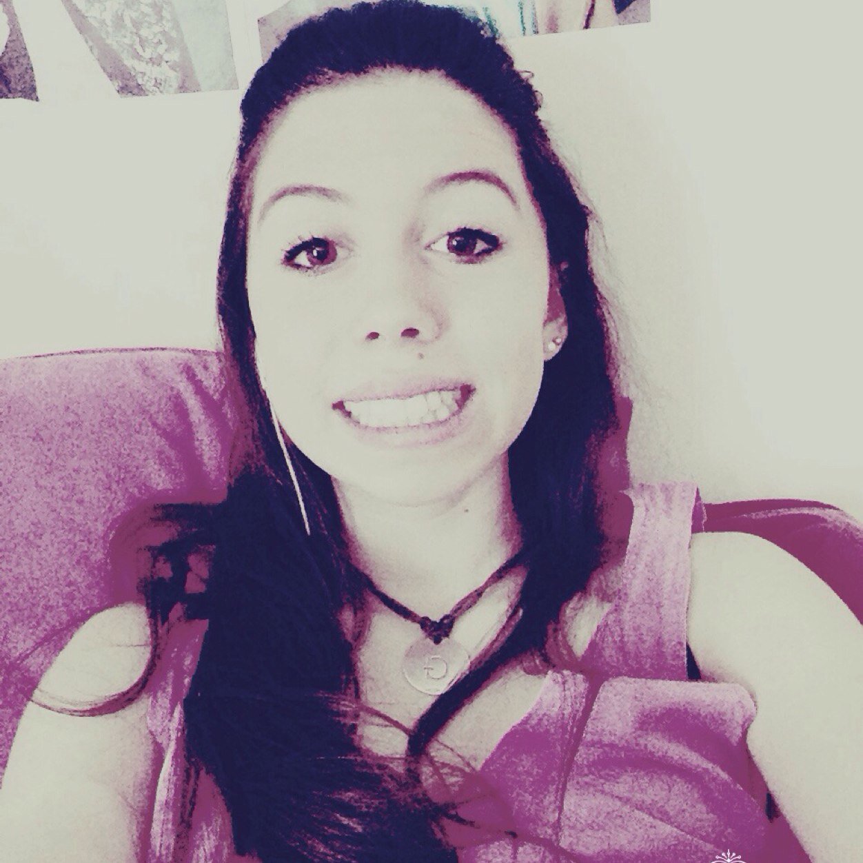 Le sourire est la seule chose qu'on ne pourra jamais t'enlever. jema maindo