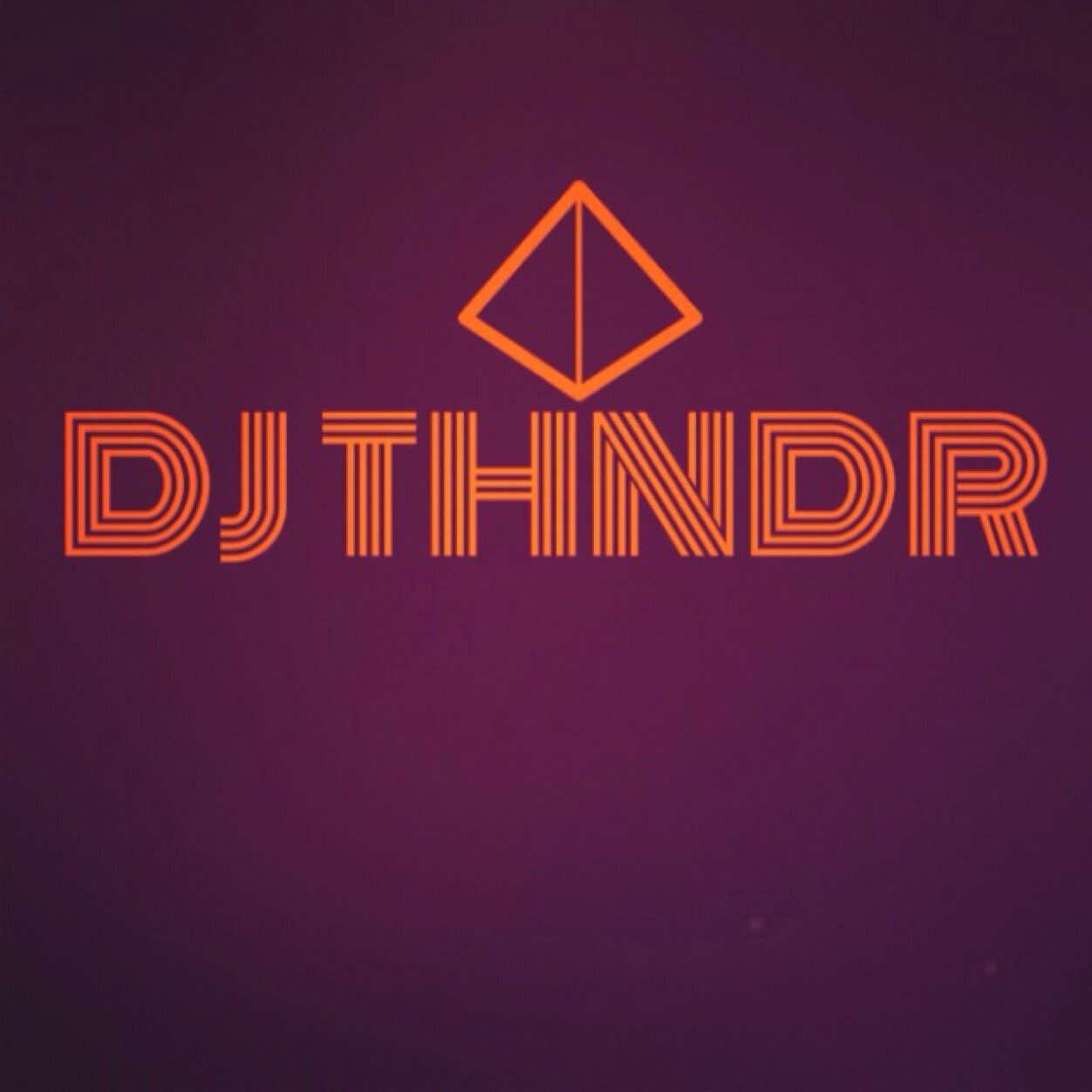 djthndrchi's profile picture. I tweet here sometimes. Follow my new account @djthndrr