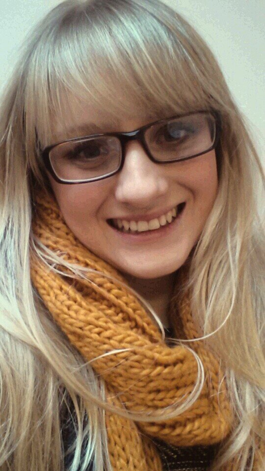 Living for God, Married to Gareth, Youth Pastor and Reading a lot of Books