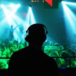 Pablo Santana ( Deejay & Productor ) 
http://t.co/CkwMW506Ku
https://t.co/vtIBjPgiYz