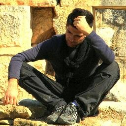 Lisans kariyerim boyunca 7 profesörden ders aldım ama tek bir gerçek gördüm, bitirdikten sonra işsiz bırakılmak..