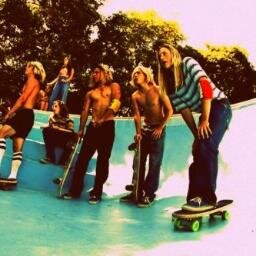 IpicJuju's profile picture. En vérité,tout le monde vous fera souffrir... Il suffit juste de trouver ceux qui en valent la peine. Bob Marley