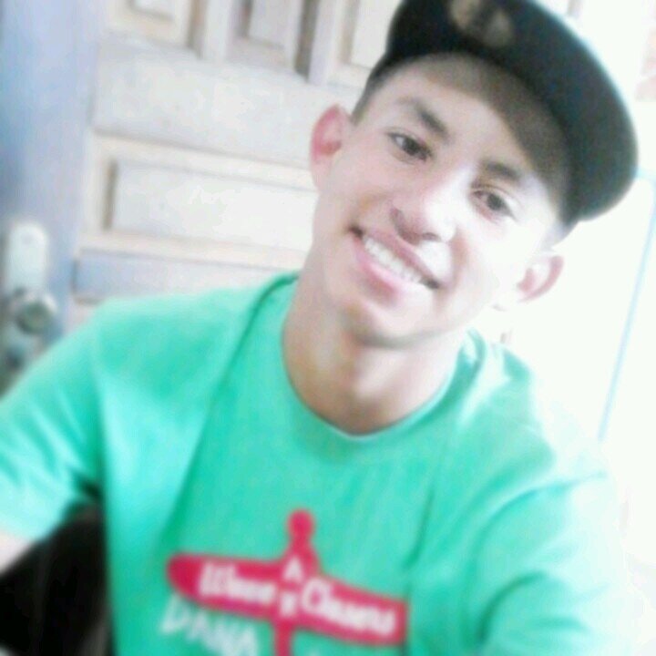 linloko's profile picture. O caminho da felicidade ainda existe, é uma trilha estreita em meia selva triste !