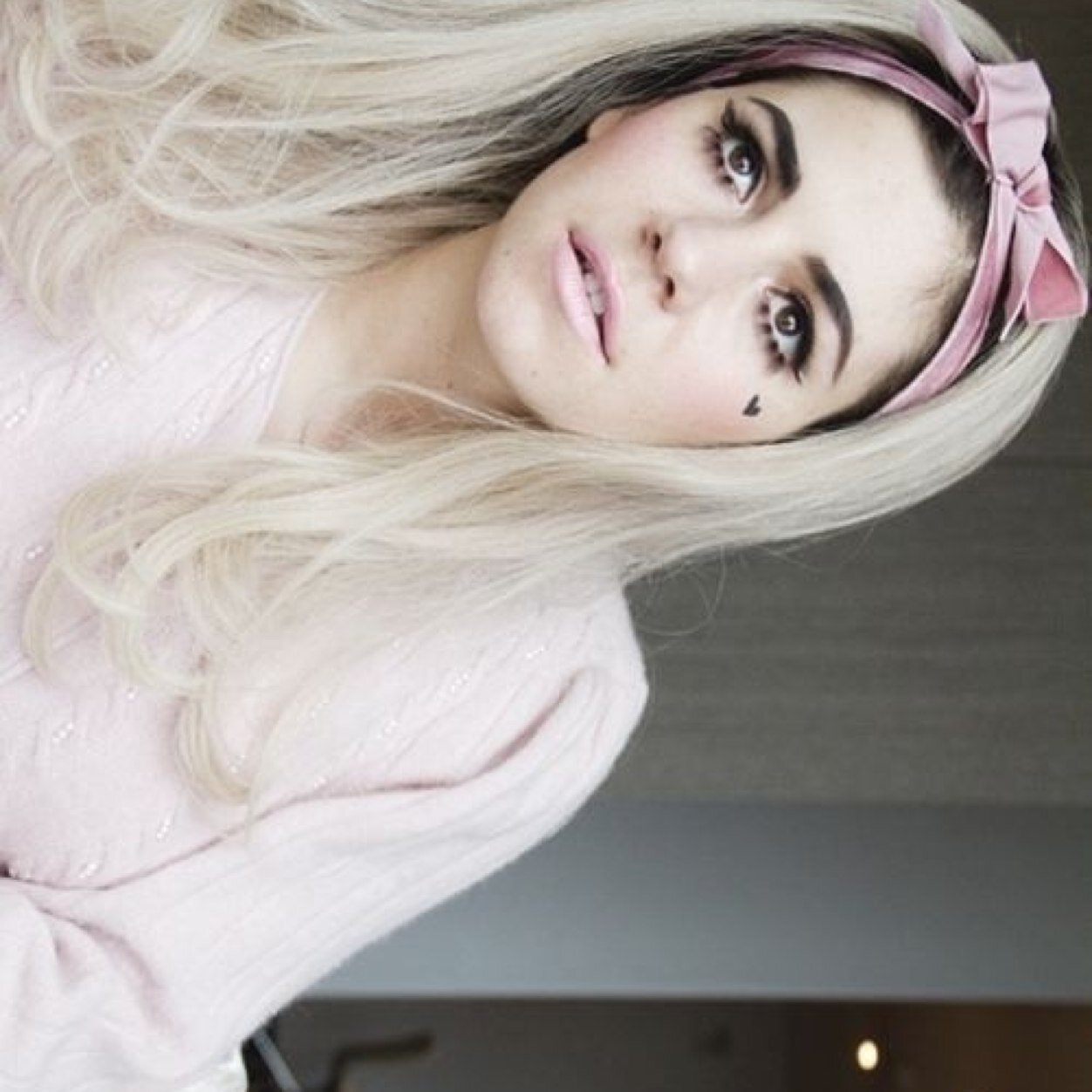 free follow from @ectoplxsm stay lovely you people ★~(◠‿◕✿)