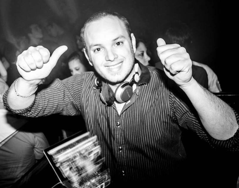 DJ