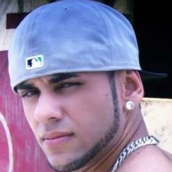• Guitarrista / Vocalista na banda SCHOOL22 | • Mc