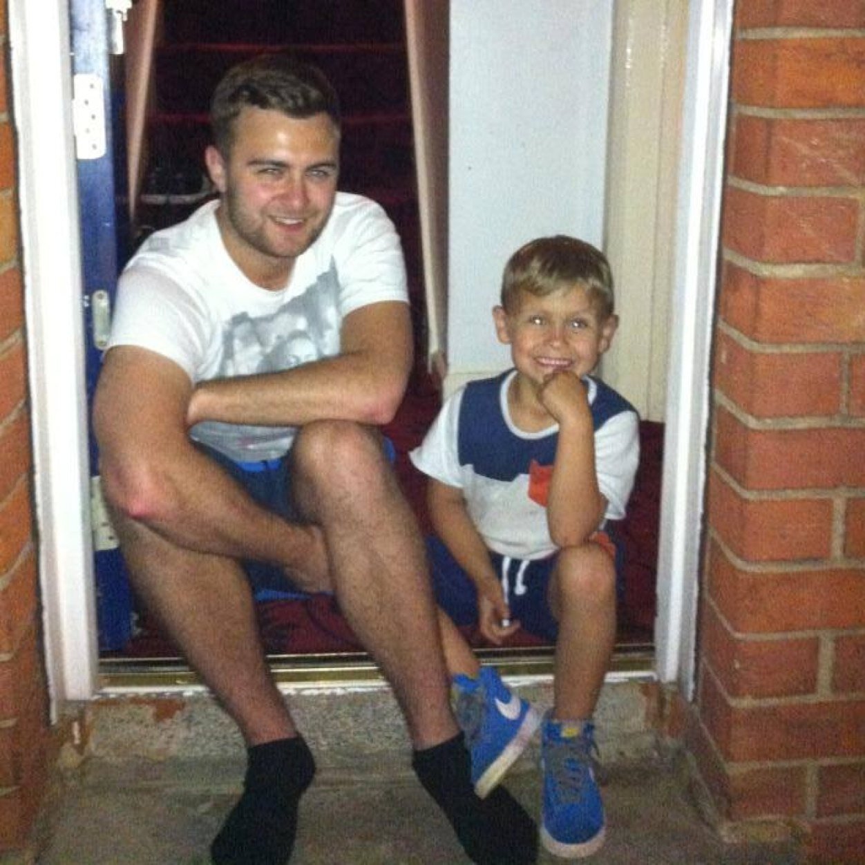 Josh_Holm3s's profile picture. Fuck em. GH❤️. #LUFC