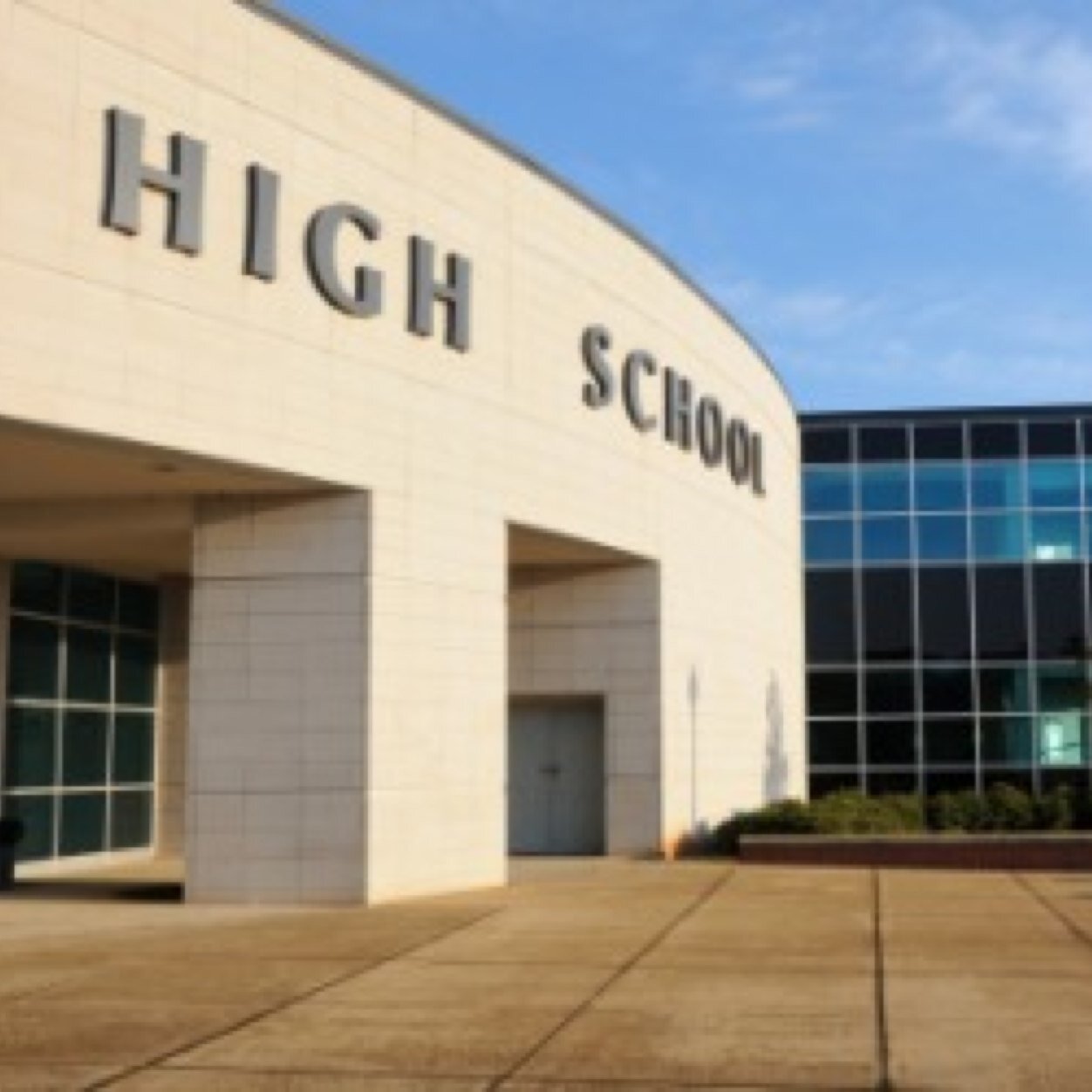 Hello! Welcome to Redwood High! We're always open for new sdudents so DM/@ us for a role!!(: Taken roles in faves.