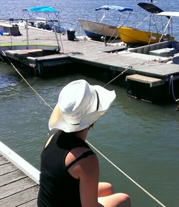 28 yr female, ambitious and enjoying the simple pleasures in life :)
