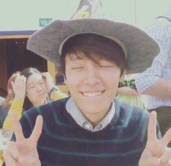 Donghae bot ( not real  ) キス魔/束縛/寂しがり屋/R20/BL→DM対応 Follow→@ Byebye→ block