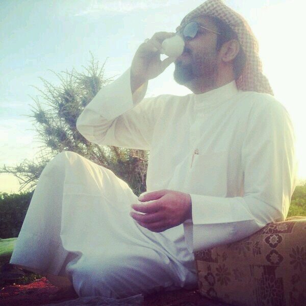 ‏29 سنه بكالريوس تمريض واطمح للماستر باذن الله ،، قنوع في حياتي بما قسم الله لي وراضي كل الرضا عن وضعي وحالي ،،، عنزي BBM:744EBE95