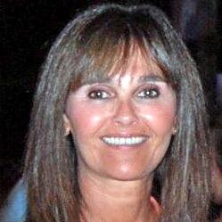 Profesora de Ed. Artistica en la UMA, con ilusión y coraje para seguir trabajando por lo público