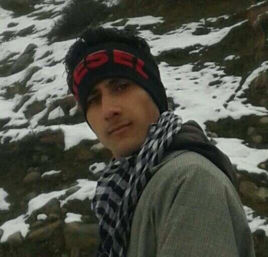 my scilince is my attitude. help the poor people ma ALLAHA help u.like acting help me.love u friends.thank u........live in