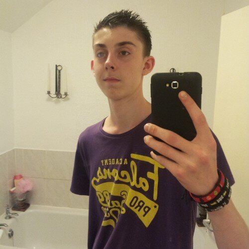 Loves heavy metal music 
Metallica rammstienne iron maiden paramore slayer slash 
Likes basketball and ice hockey