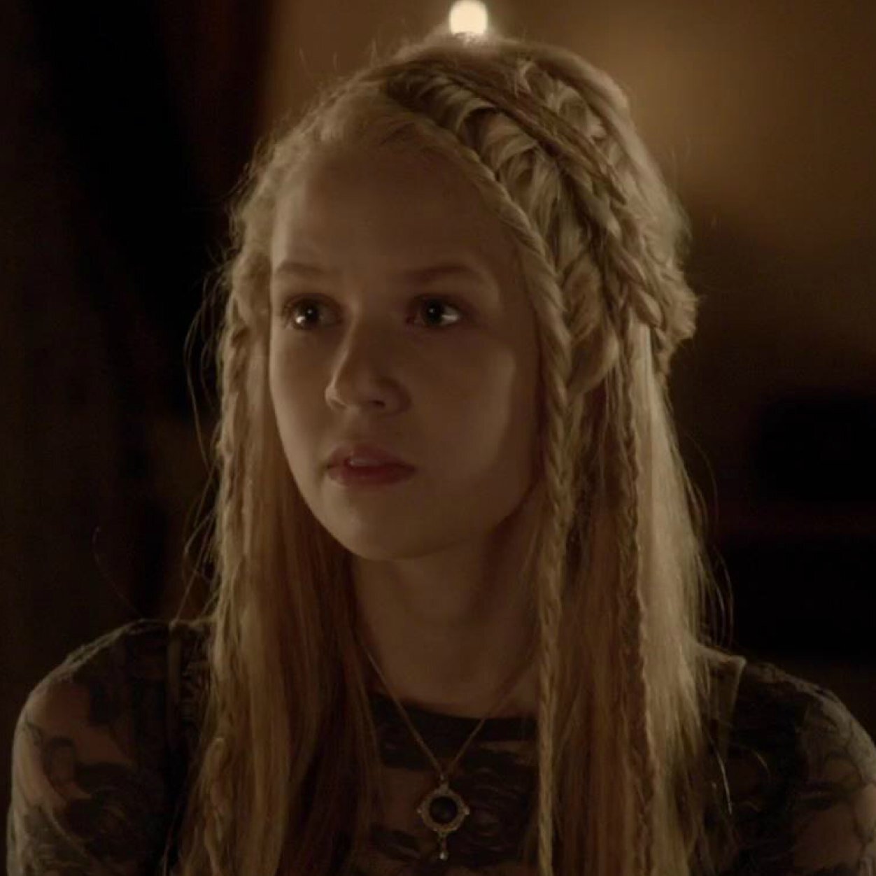 I am one of the four of Queen Mary of Scotland's ladies.They tell me I'll never go home again,but they're wrong I'm already home.{REIGN RP}#ES