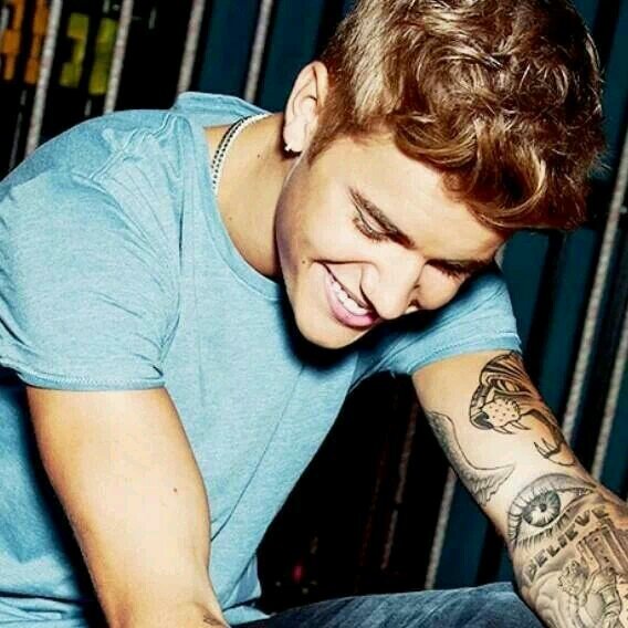 We're Directioner and Belieber ♡