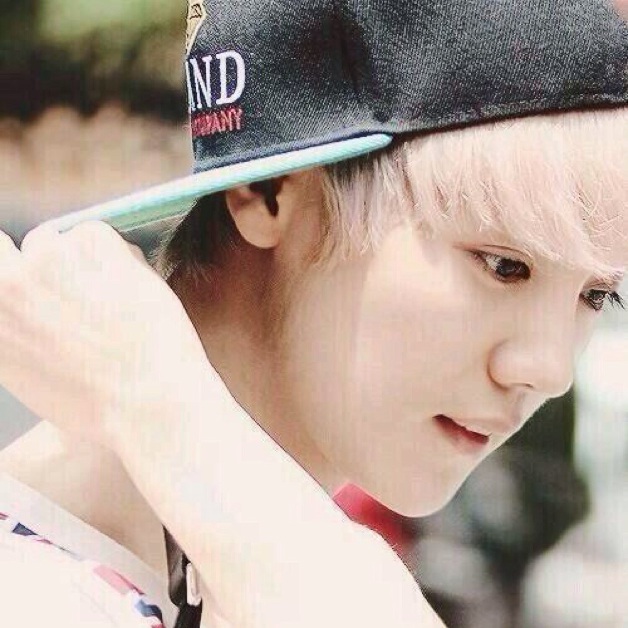 @exom_luhan_xoxo の追放用垢…無言フォローごめん…