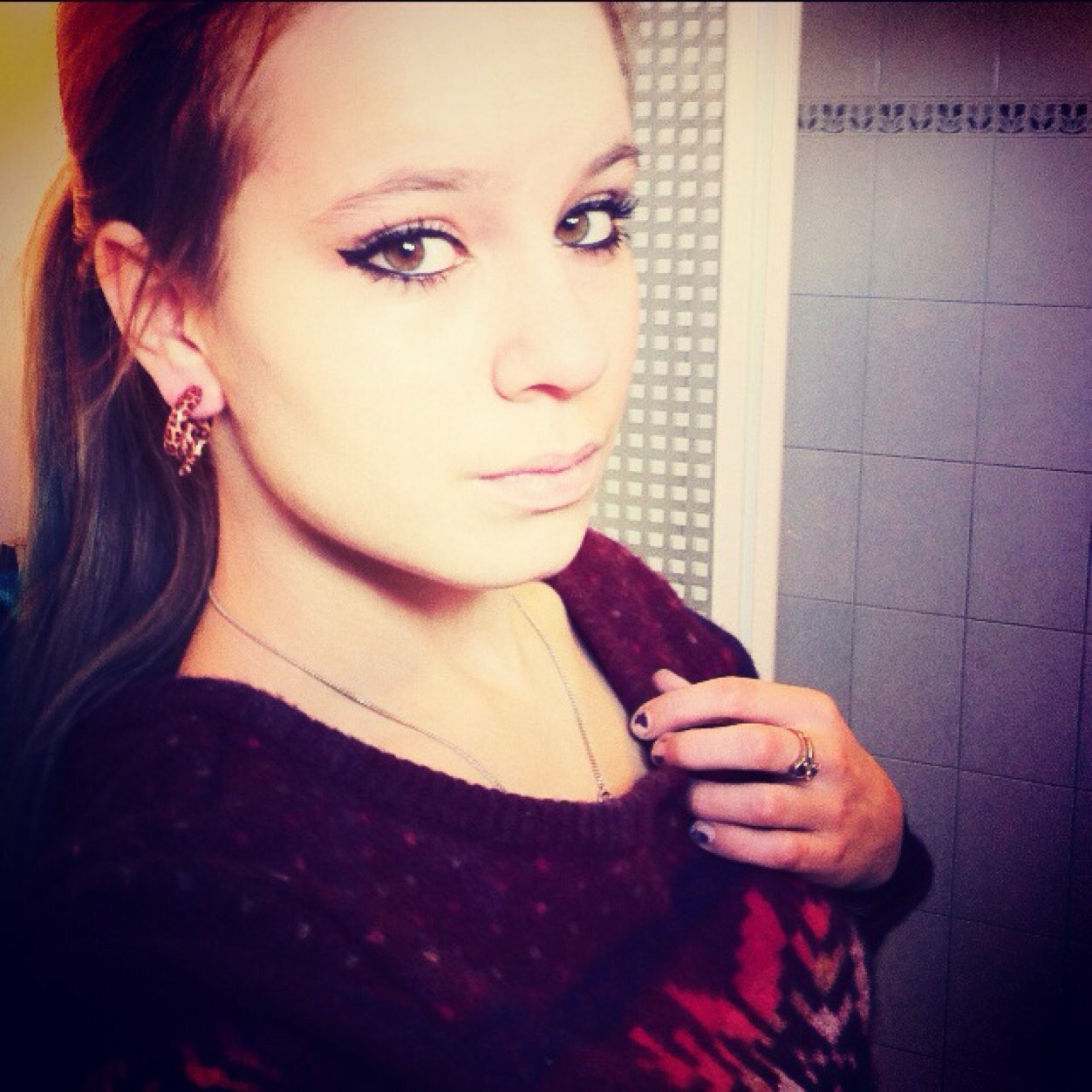 Fvckingidiot's profile picture. 15 y/o • dutch • proud of being a forever aloner • i love cats •