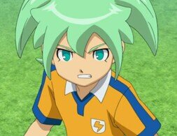 Me llamo Fey Rune, y juego principalmente de centro, aunque tambien de delantero.// Dorsal 11.// #InazumaElevenSP