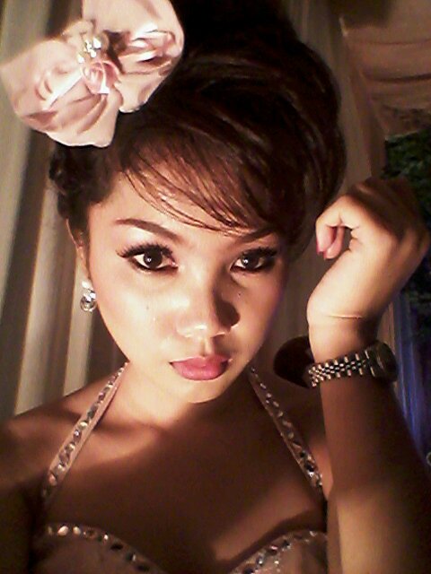 Path: Fiona Tamarindang | Insta: Chio_vhi | Skype : Fiona Tamarindang | JESUS CHRIST o:) | Moms n Dads | Family | friends.. God Bless