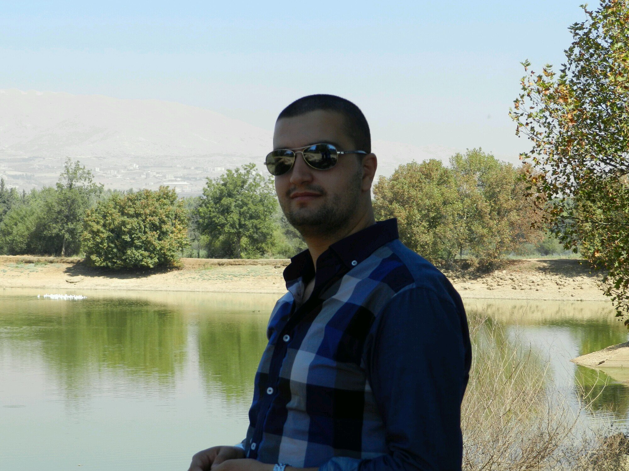 Electromechanical engineer. Passionate about food, everything that moves, tech stuff, movies...