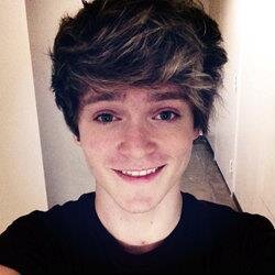 free follow! please follow @capitalvamps :) ily