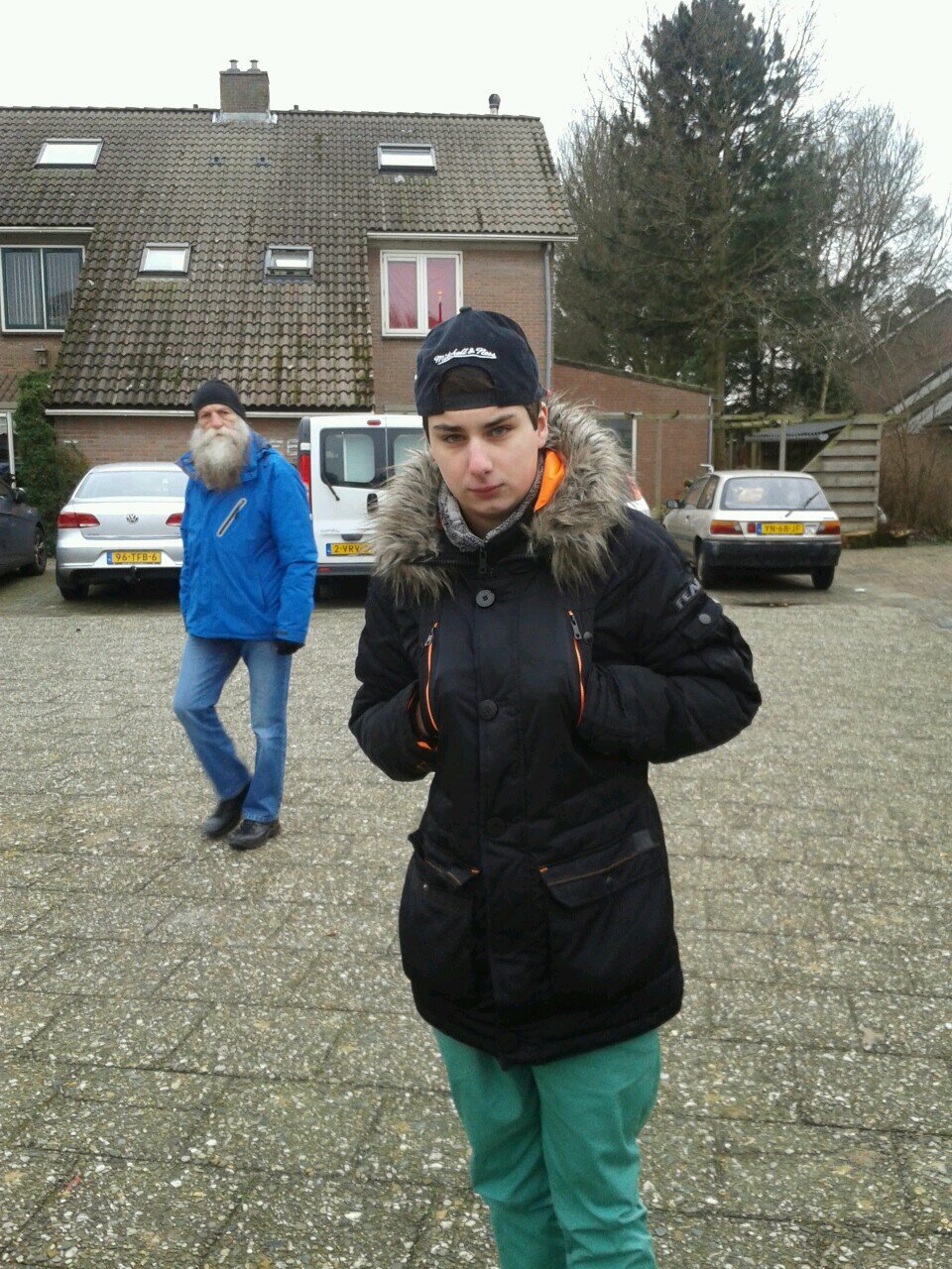 Chillinzz on ccum / geld moet rollen en het liefst mijn kant op