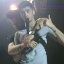 I'm in too many fandoms to even function properly | If you want a follow back just ask :)