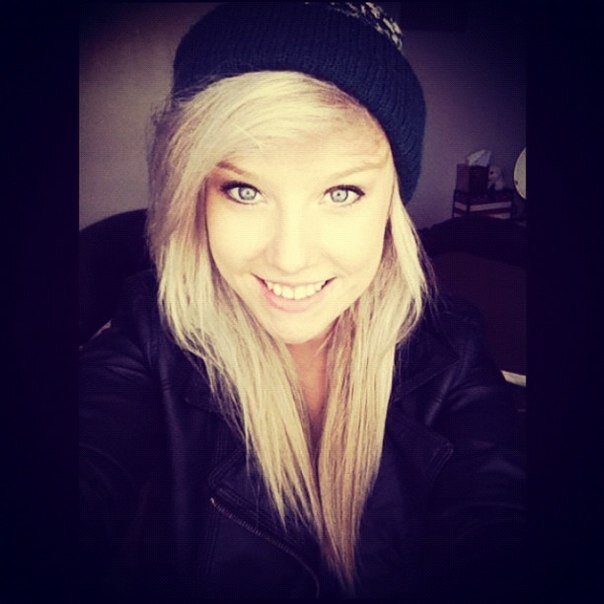 ☇ Shringle mingle single dwingle. ☇ Hi, I'm Katherine, and I like apple juice.
