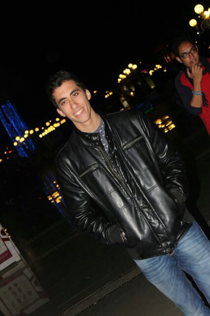 #A11        #Mounir     مختل عقليا يعيش و يتعايش معكم بسلام