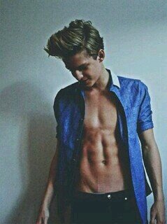 ~ i am broken ~ i am sad  i need  hughs :(