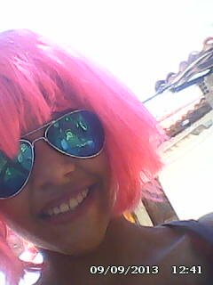 amo deus pizza e praia picina adoro sorvete e adora fazer hora com a cara dos outros e ricas adora viste roupas combinano odeio as pessoas chatas e mimada .....