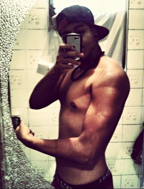Join today, and get motivated for the gym!!
Leonardo Stark started working out at age 17 and now 18, completed one year of trai