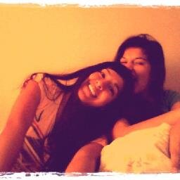 Amo leer, decir tonterías y a Dios 
Be happy 3