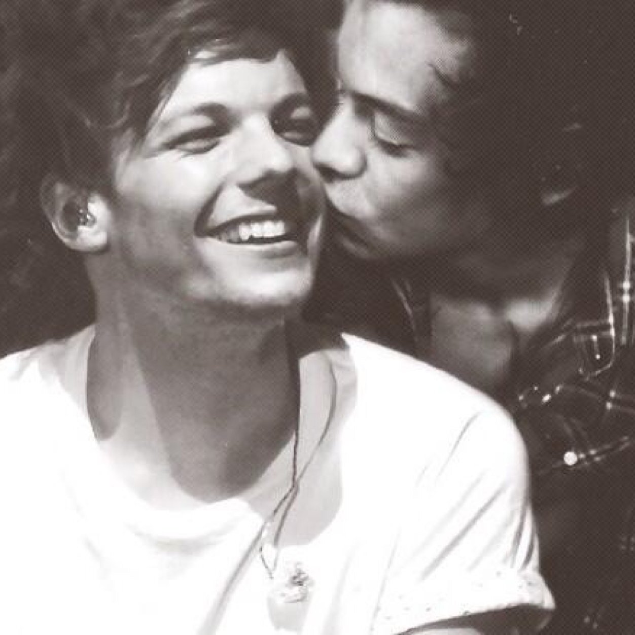 I just gave you a free follow bc im a saint so please go follow @slaymelarry
